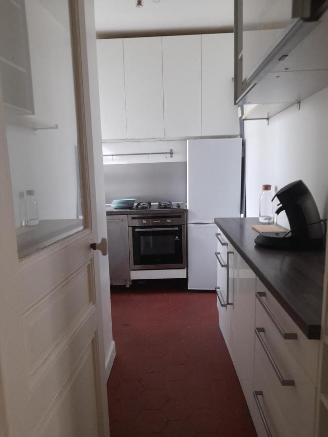 Un Appartement Typique Parisien / A Typical Parisian Apartment ภายนอก รูปภาพ